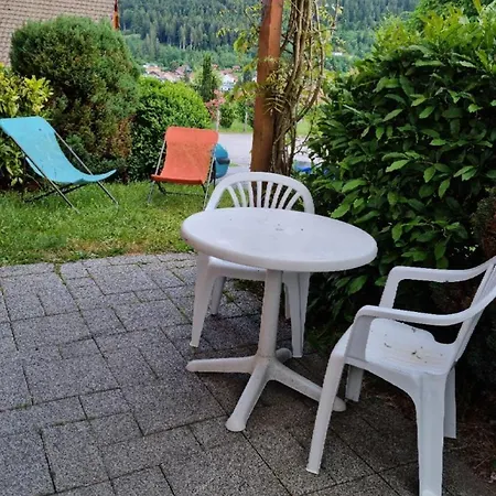 Avec Mezzanine 4 Etoiles, Saint Mamet, Jusqu'a 10 Couchages, Proche Du De Des Commerces Et Des Pistes De Dans Un Quartier Calme *
