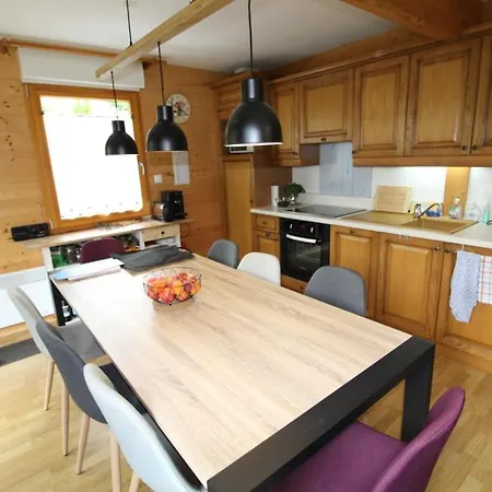 Avec Mezzanine 4 Etoiles, Saint Mamet, Jusqu'a 10 Couchages, Proche Du De Des Commerces Et Des Pistes De Dans Un Quartier Calme Villa