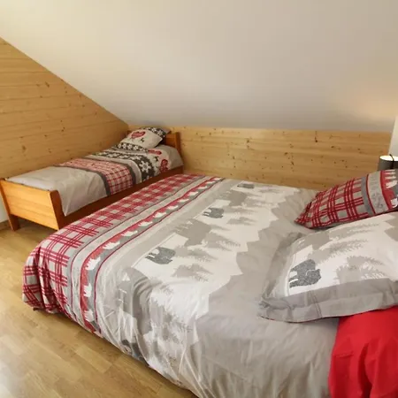 Avec Mezzanine 4 Etoiles, Saint Mamet, Jusqu'a 10 Couchages, Proche Du De Des Commerces Et Des Pistes De Dans Un Quartier Calme *