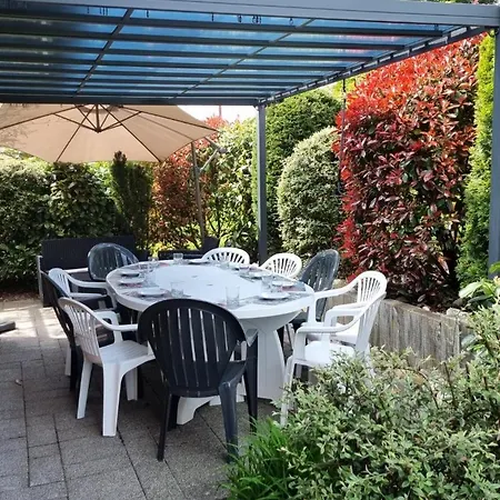 Villa Avec Mezzanine 4 Etoiles, Saint Mamet, Jusqu'a 10 Couchages, Proche Du De Des Commerces Et Des Pistes De Dans Un Quartier Calme