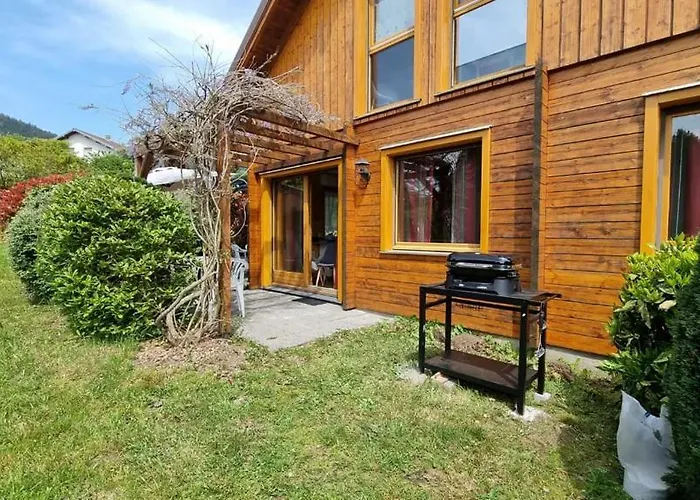 Avec Mezzanine 4 Etoiles, Saint Mamet, Jusqu'a 10 Couchages, Proche Du De Des Commerces Et Des Pistes De Dans Un Quartier Calme Vila