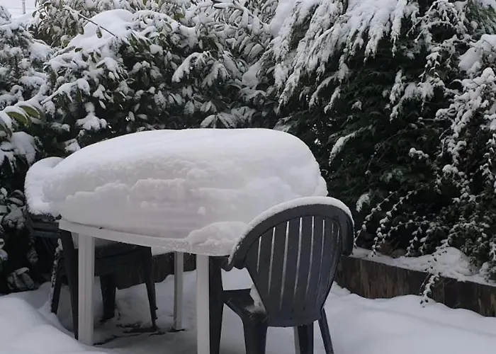 Avec Mezzanine 4 Etoiles, Saint Mamet, Jusqu'a 10 Couchages, Proche Du De Des Commerces Et Des Pistes De Dans Un Quartier Calme Vila
