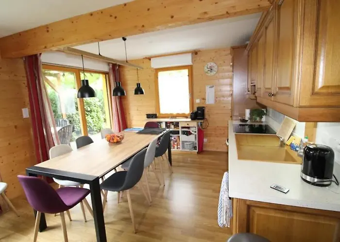 Avec Mezzanine 4 Etoiles, Saint Mamet, Jusqu'a 10 Couchages, Proche Du De Des Commerces Et Des Pistes De Dans Un Quartier Calme Gérardmer