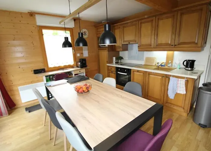 Avec Mezzanine 4 Etoiles, Saint Mamet, Jusqu'a 10 Couchages, Proche Du De Des Commerces Et Des Pistes De Dans Un Quartier Calme *