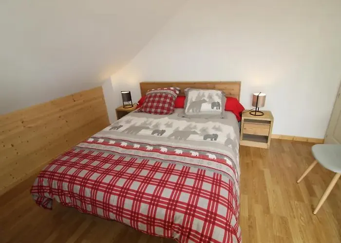 Avec Mezzanine 4 Etoiles, Saint Mamet, Jusqu'a 10 Couchages, Proche Du De Des Commerces Et Des Pistes De Dans Un Quartier Calme Gérardmer